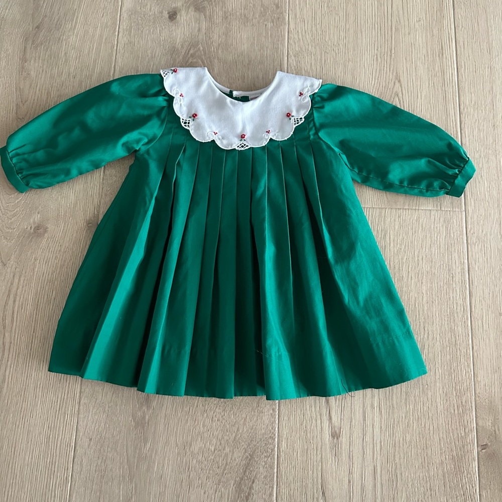 Petit Ami Green vintage Christmas dress